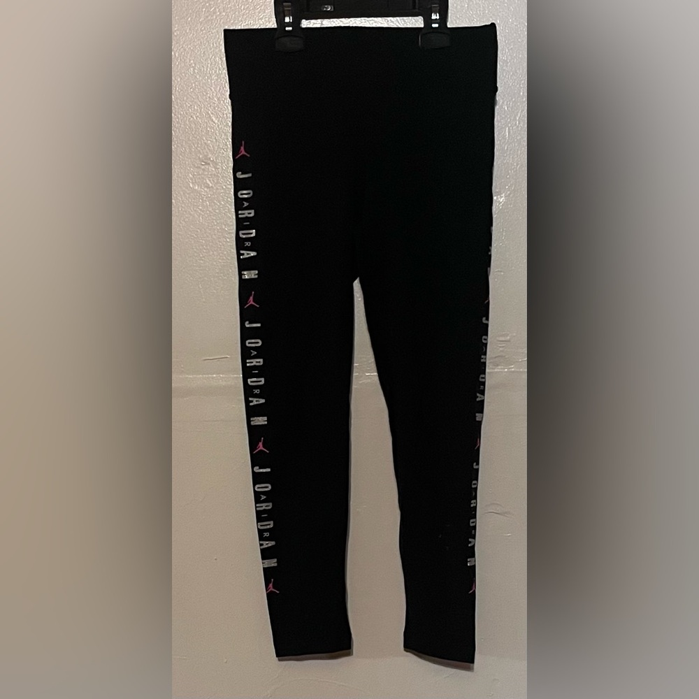 Black Jordan girls leggings…